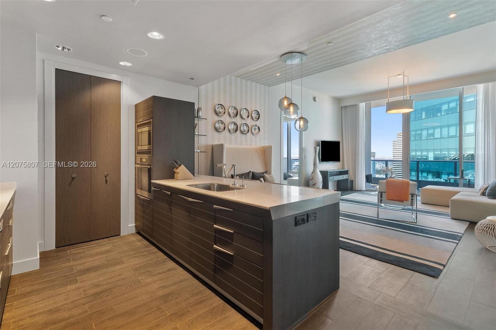 200 Biscayne Boulevard Way 5211, Miami, FL 33131 photo 1