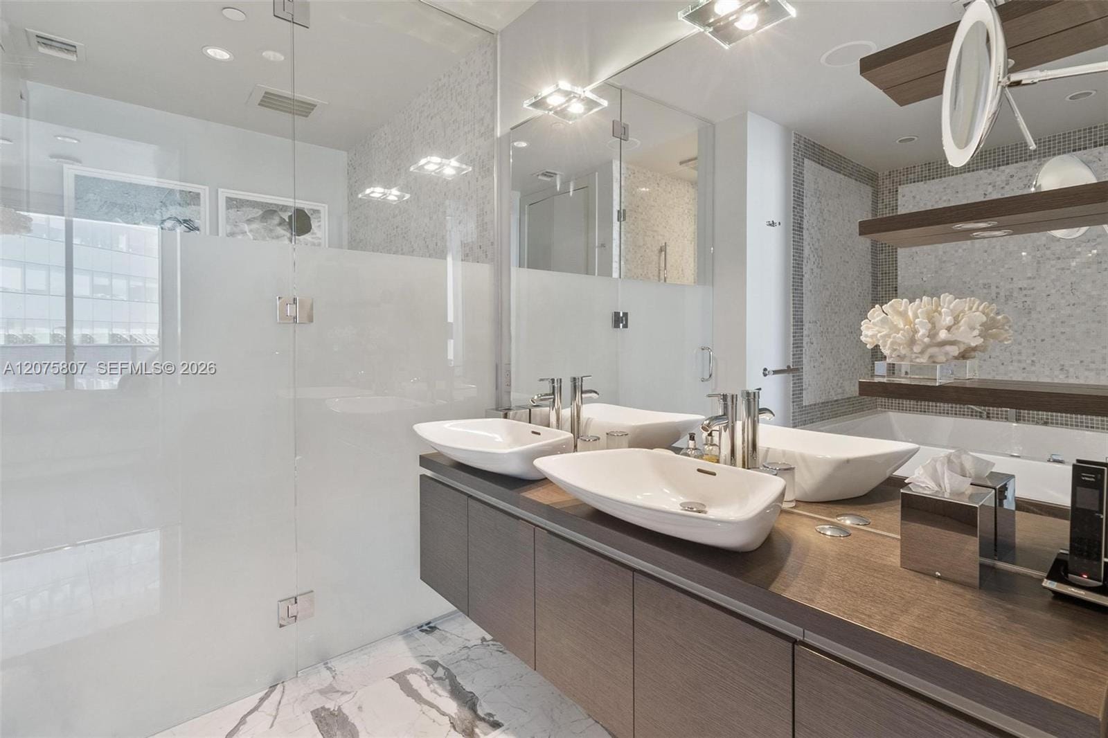 200 Biscayne Boulevard Way 5211, Miami, FL 33131 photo 21