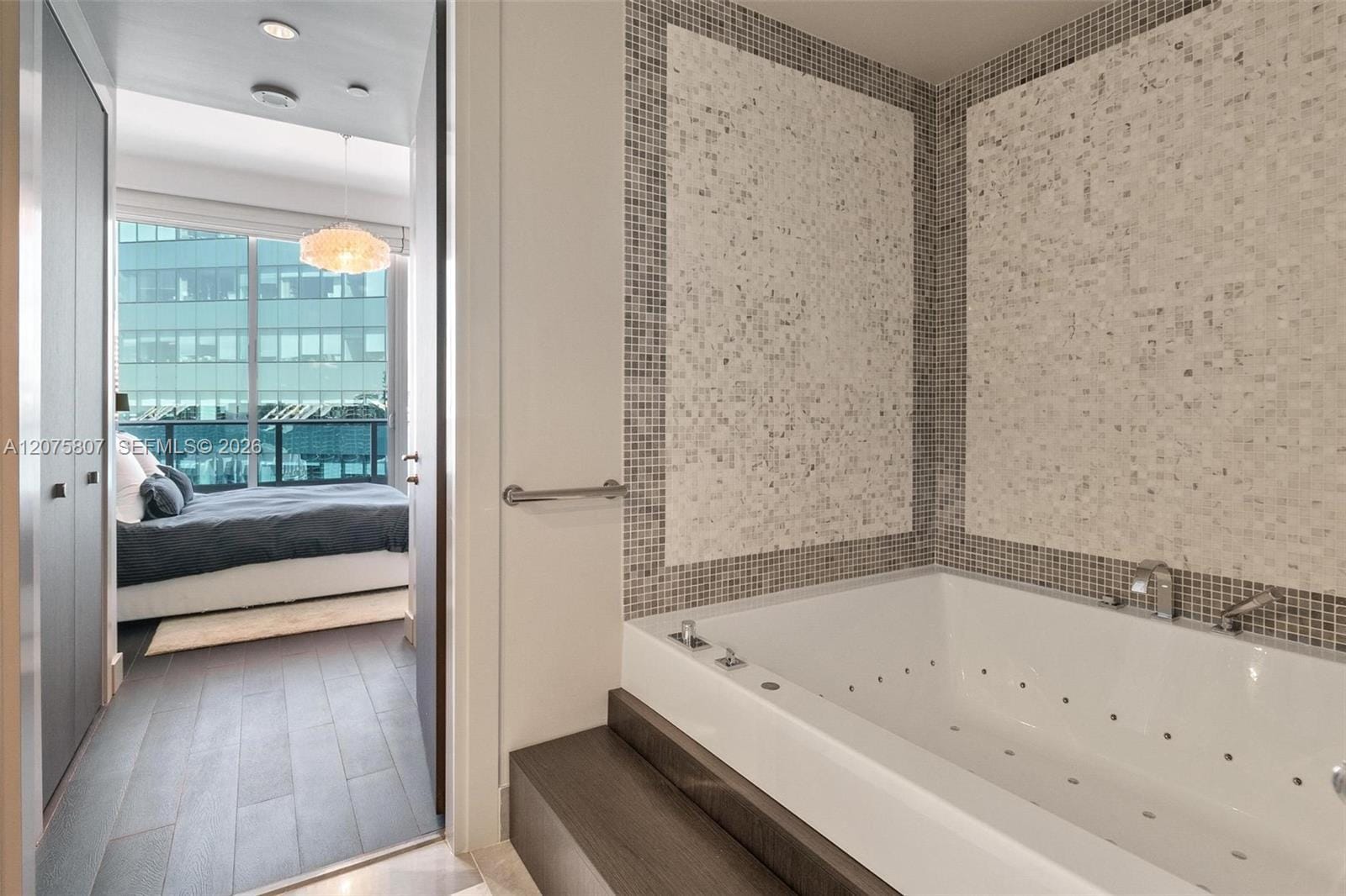 200 Biscayne Boulevard Way 5211, Miami, FL 33131 photo 23