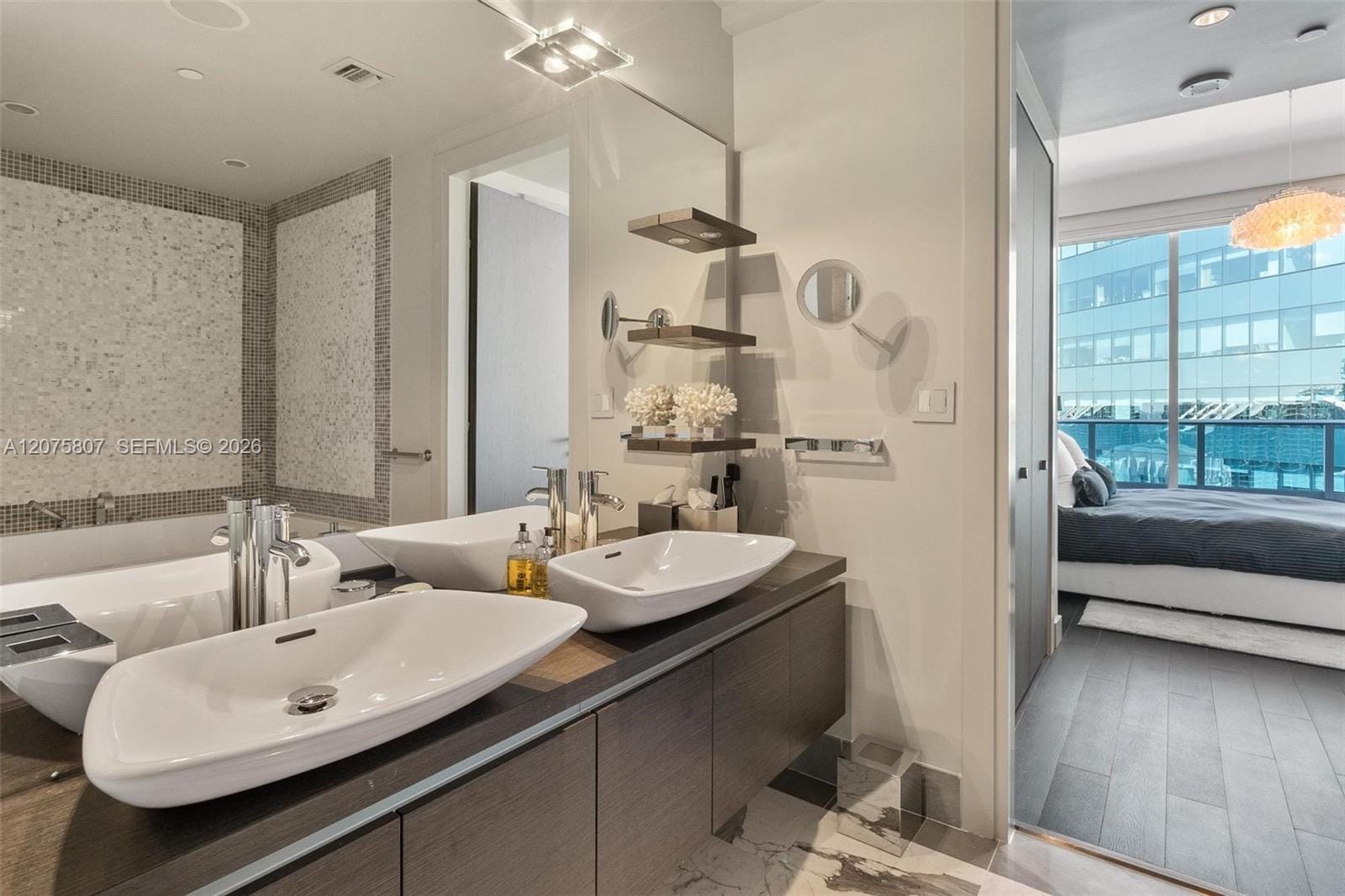 200 Biscayne Boulevard Way 5211, Miami, FL 33131 photo 24