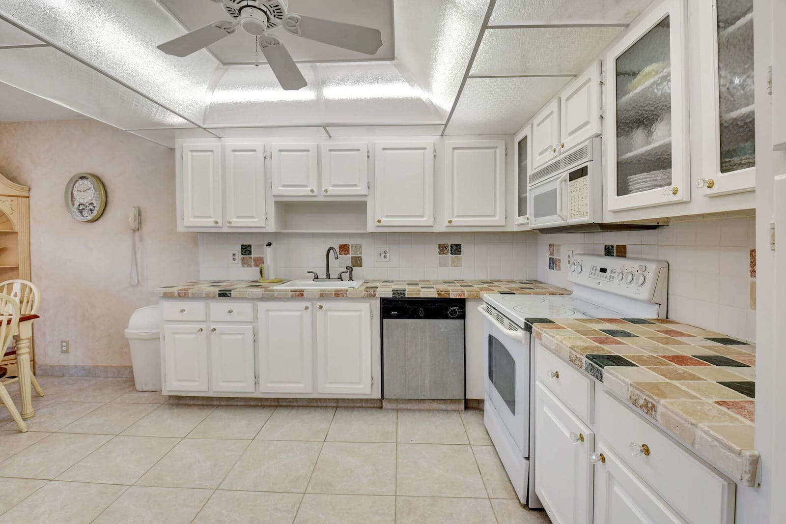 1670 NW 18TH Avenue 202 — photo 7