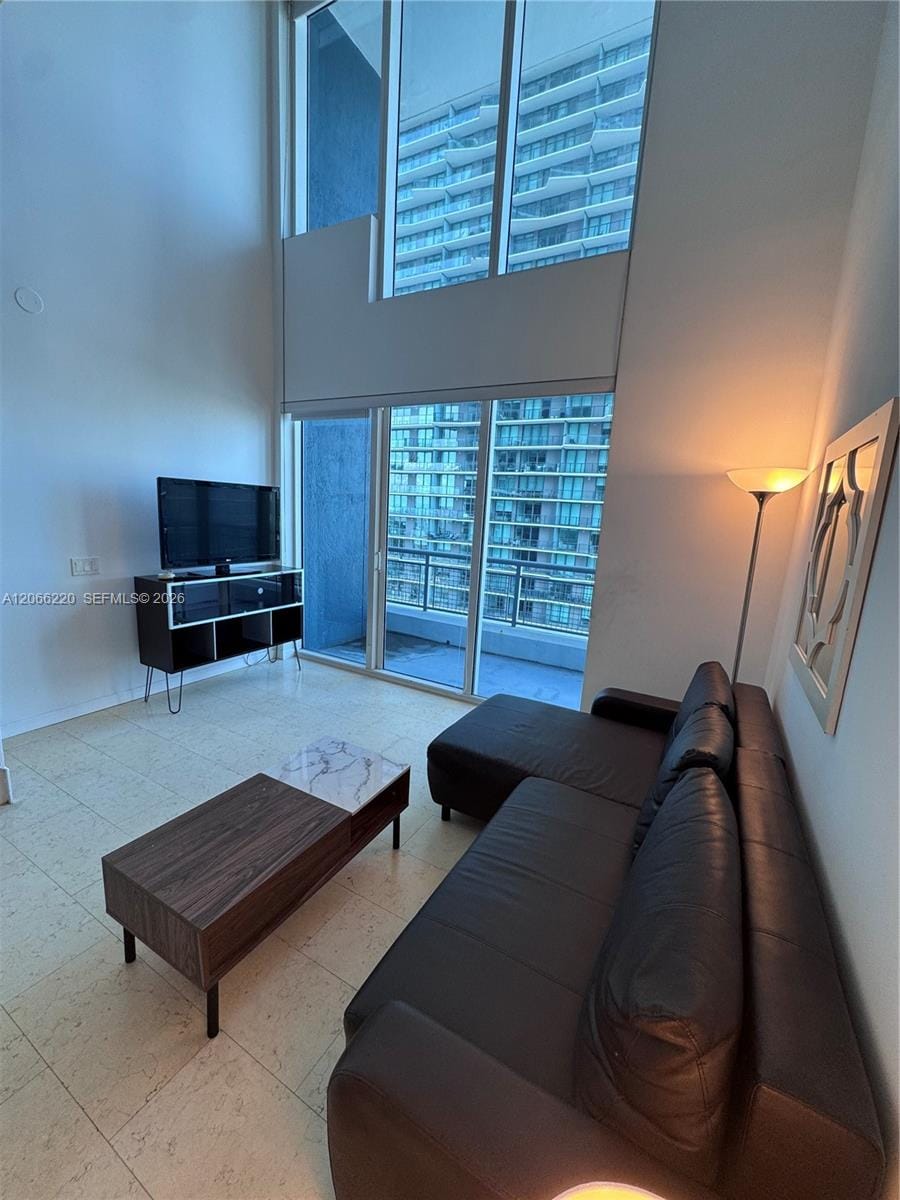 60 SW 13th Street 2202 — photo 4