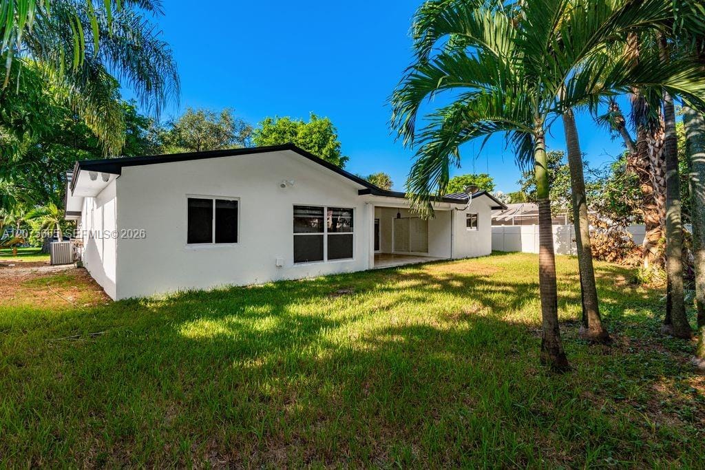 6931 Loch Ness Drive, Miami Lakes, FL 33014 photo 15