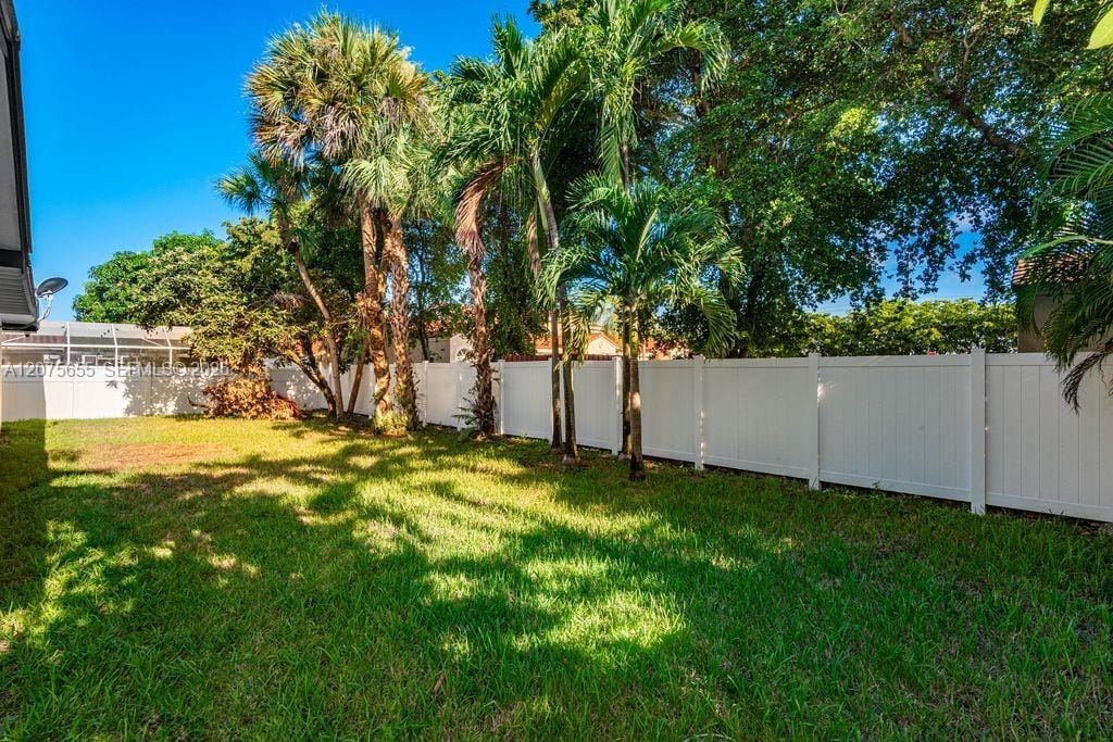 6931 Loch Ness Drive, Miami Lakes, FL 33014 photo 16