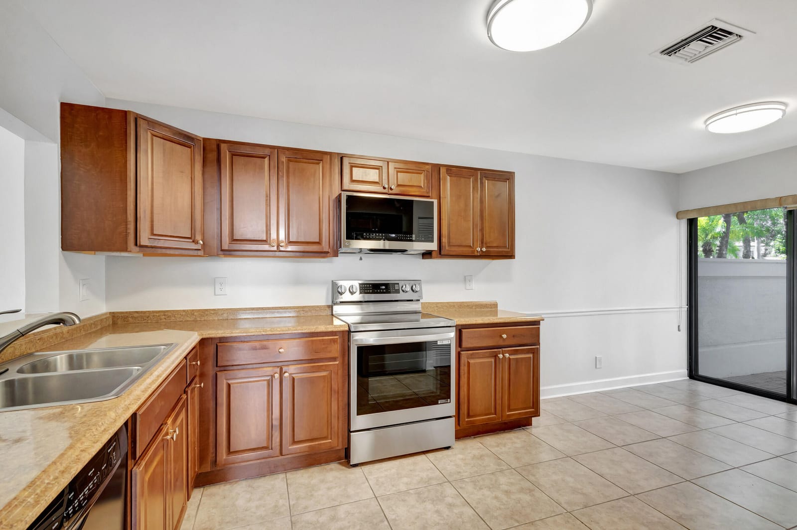 523 Prestwick Circle — photo 11