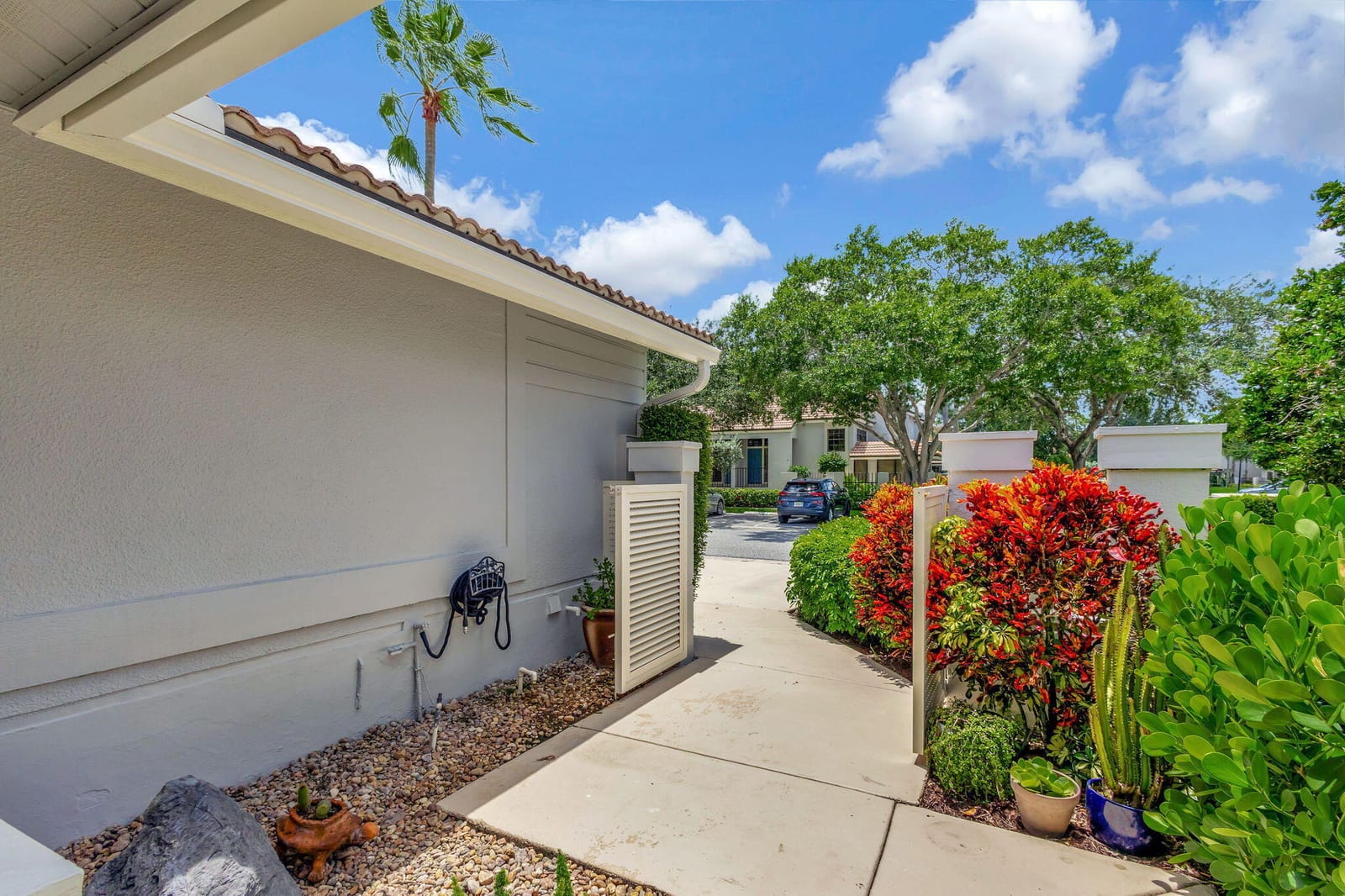 523 Prestwick Circle — photo 4
