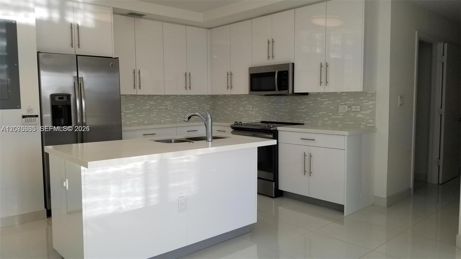 2651 NE 212th Terrace 207, Miami, FL 33180 photo 2