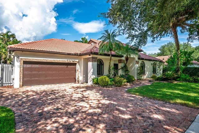 15600 NW 82nd Court, Miami Lakes, FL 33016