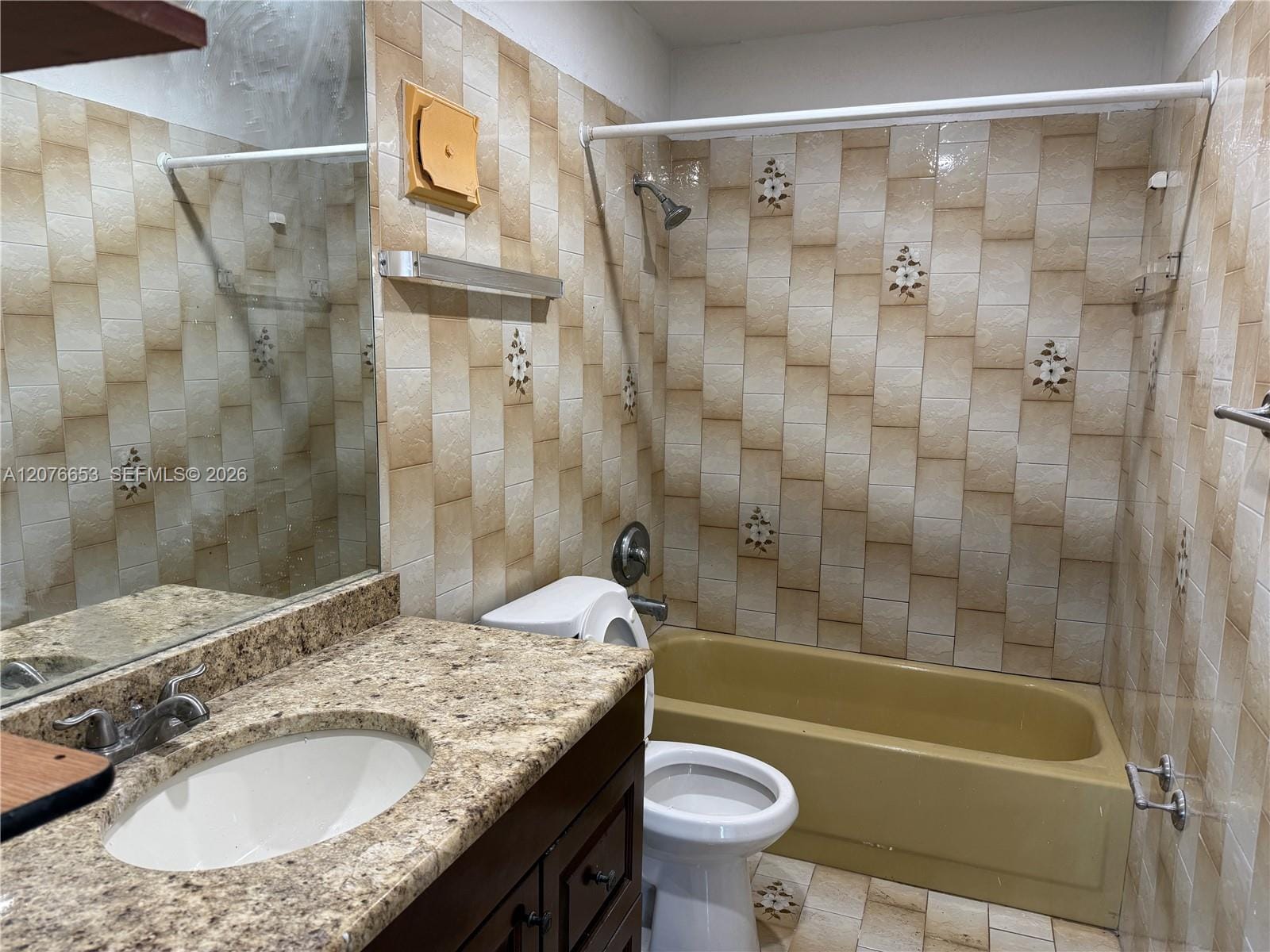 6055 W 19th Avenue 311, Hialeah, FL 33012 photo 4