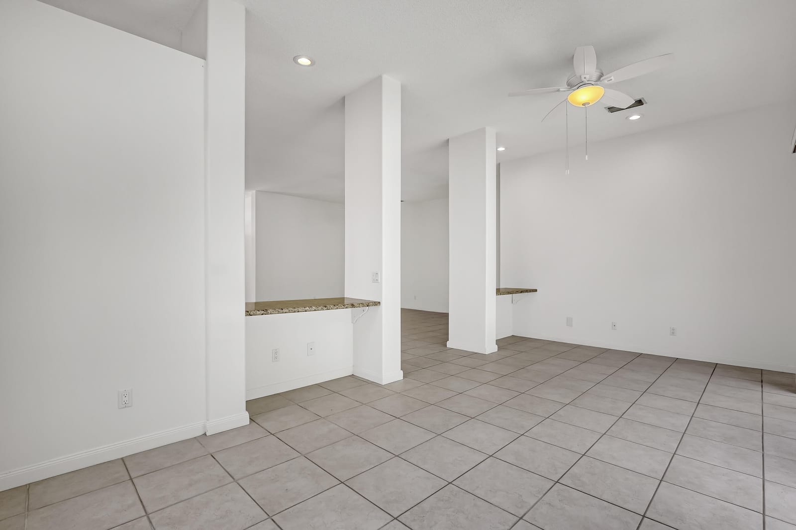204 S HAMPTON Drive — photo 11