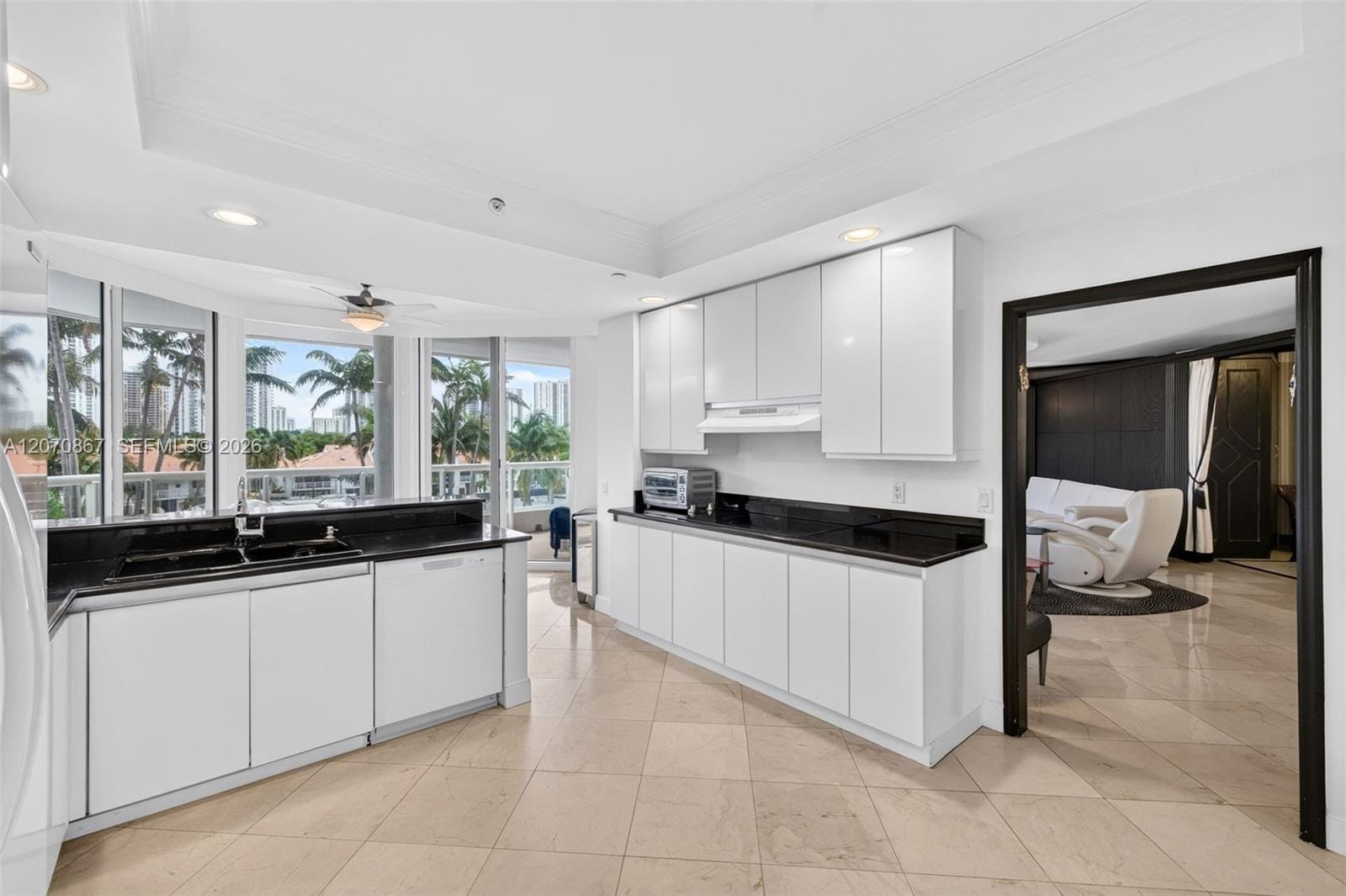 21050 Point Place 403, Aventura, FL 33180 photo 16