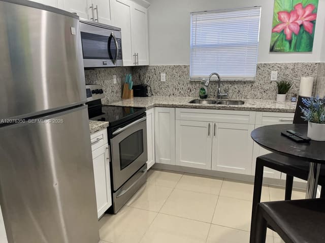 1723 Wiley Street XX, Hollywood, FL 33020