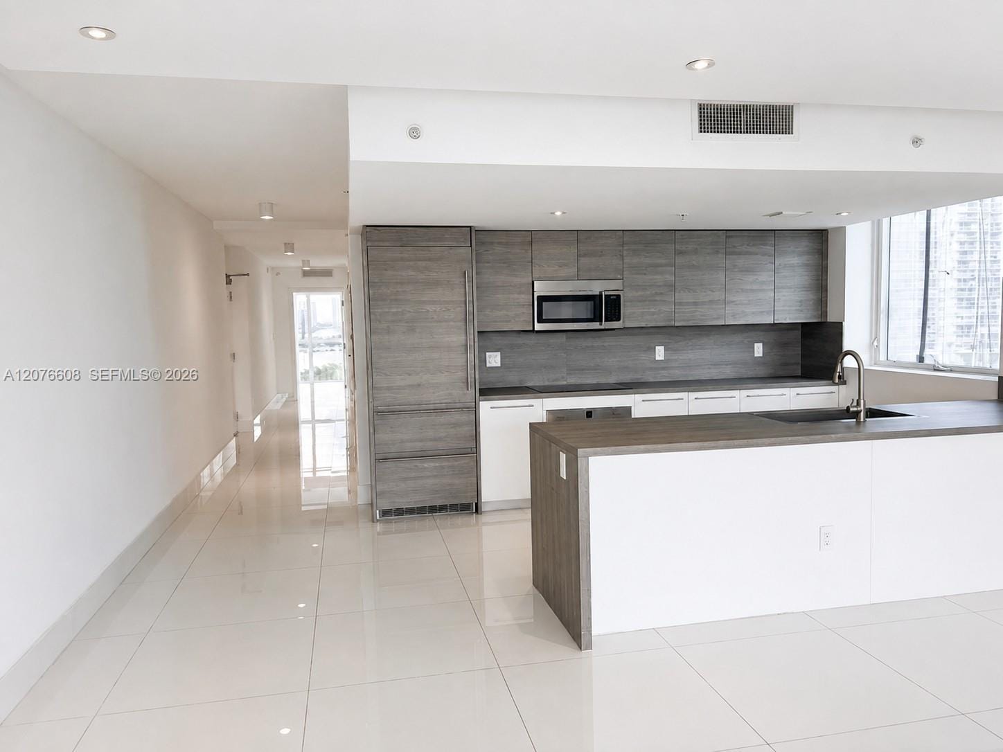 400 Sunny Isles Boulevard 908 — photo 2