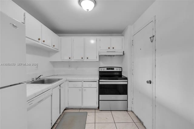9001 SW 77th Avenue C402, Dadeland Place, Miami, FL