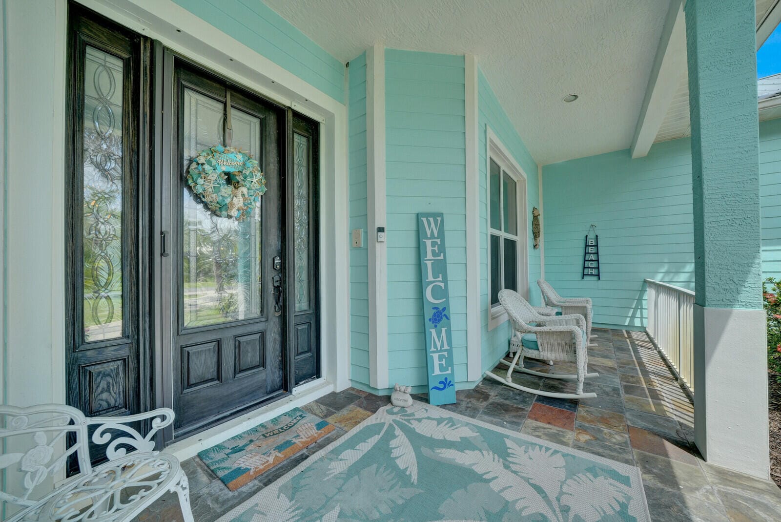 1870 NE VICTORIAN Lane — photo 3