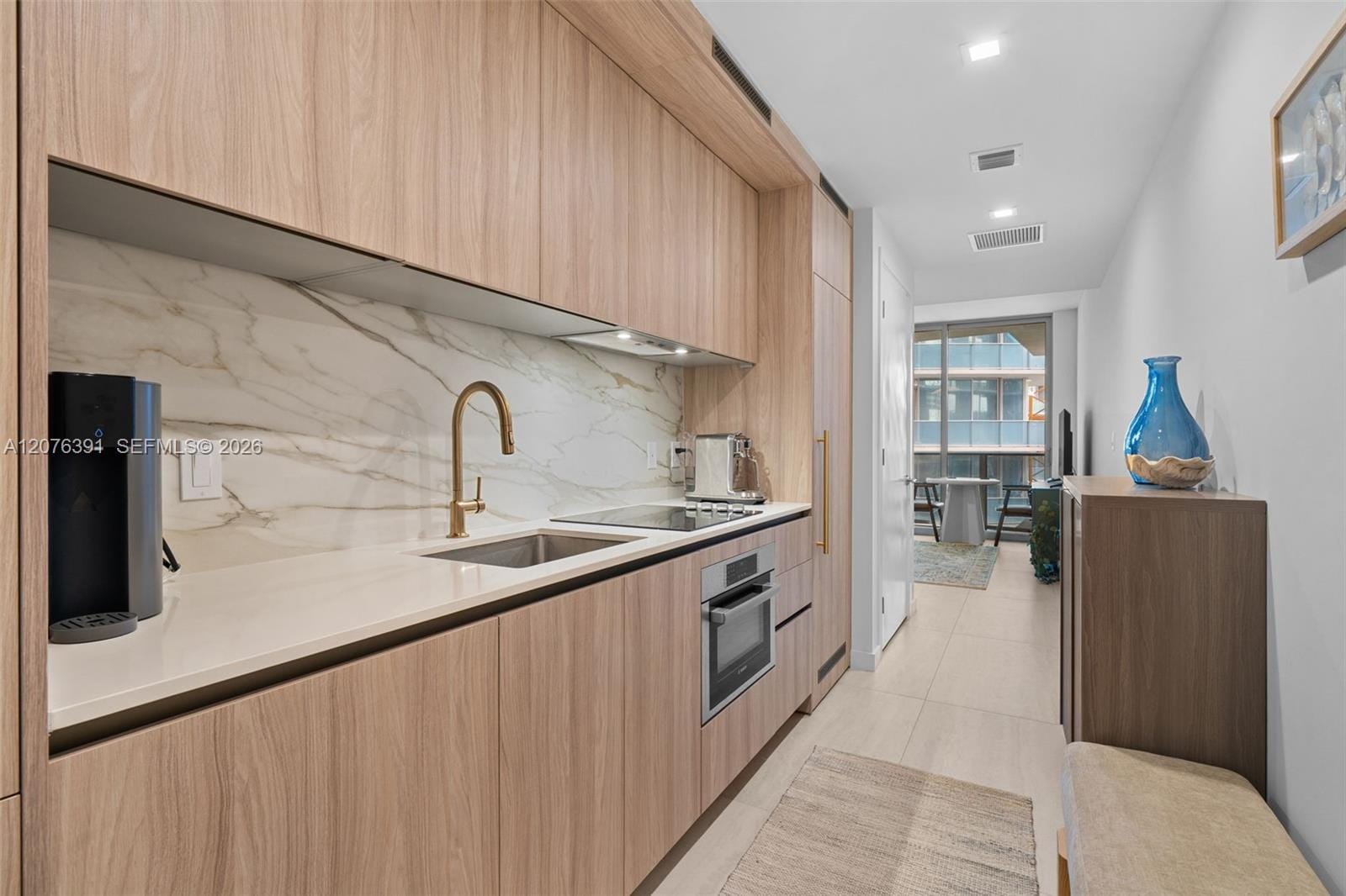 77 SE 5th Street 2805, Miami, FL 33131 photo 2