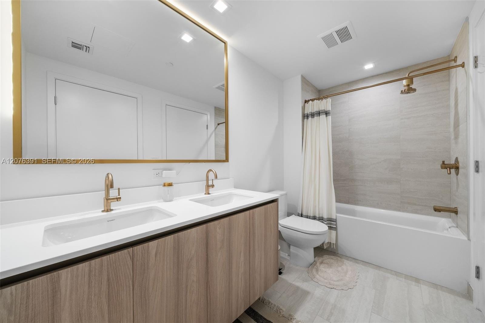77 SE 5th Street 2805, Miami, FL 33131 photo 8