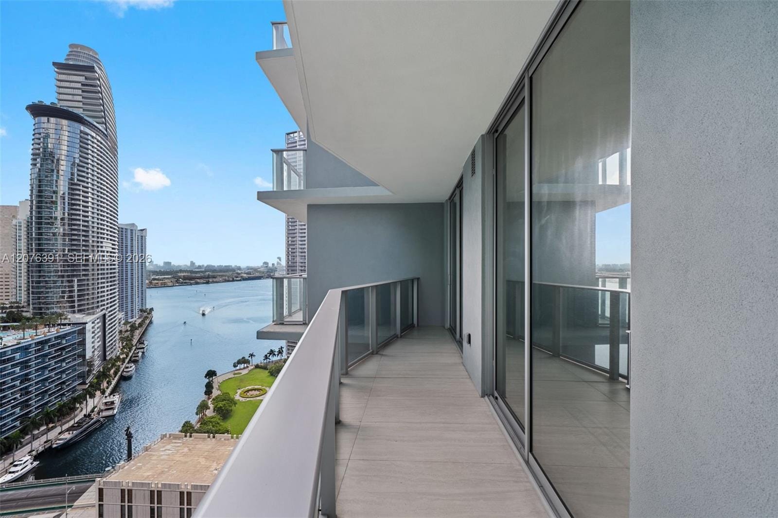77 SE 5th Street 2805, Miami, FL 33131 photo 10