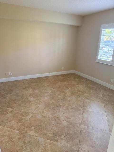 1035 LAKE SHORE Drive 103 — photo 9