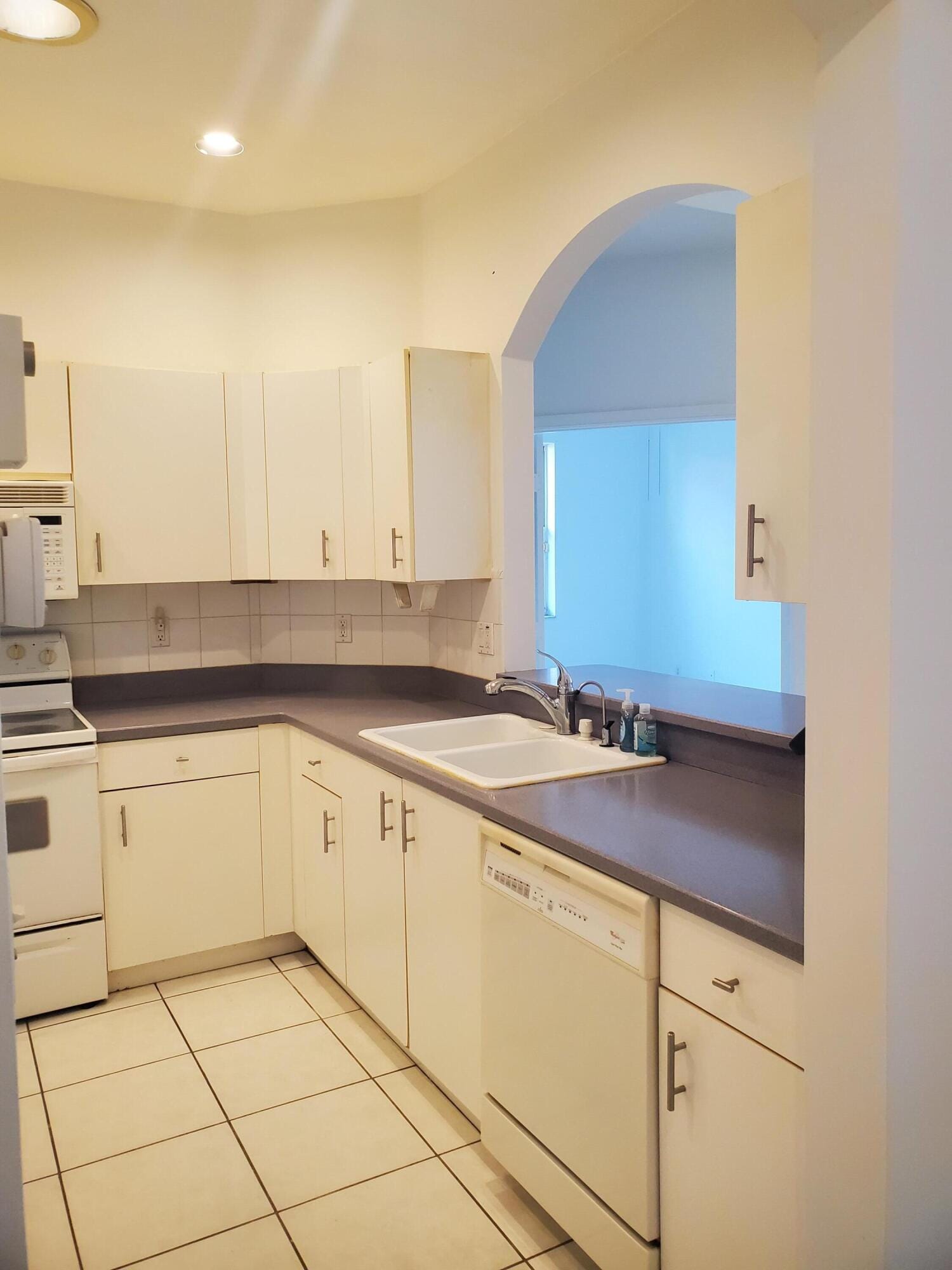 10724 ROYAL CARIBBEAN Circle — photo 3