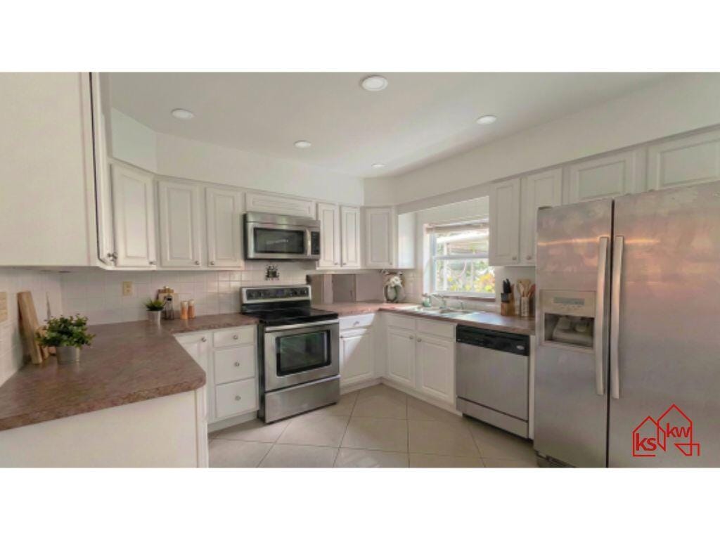 10335 GREENBRIAR Court, Boca Raton, FL 33498 photo 9