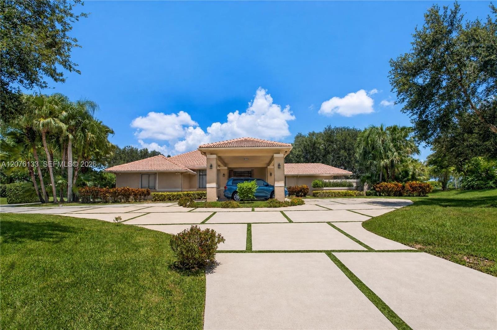 2725 Hunter Road, Weston, FL 33331