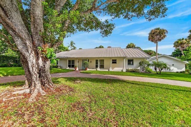 15 W High Point Road, Sewalls Point, FL 34996