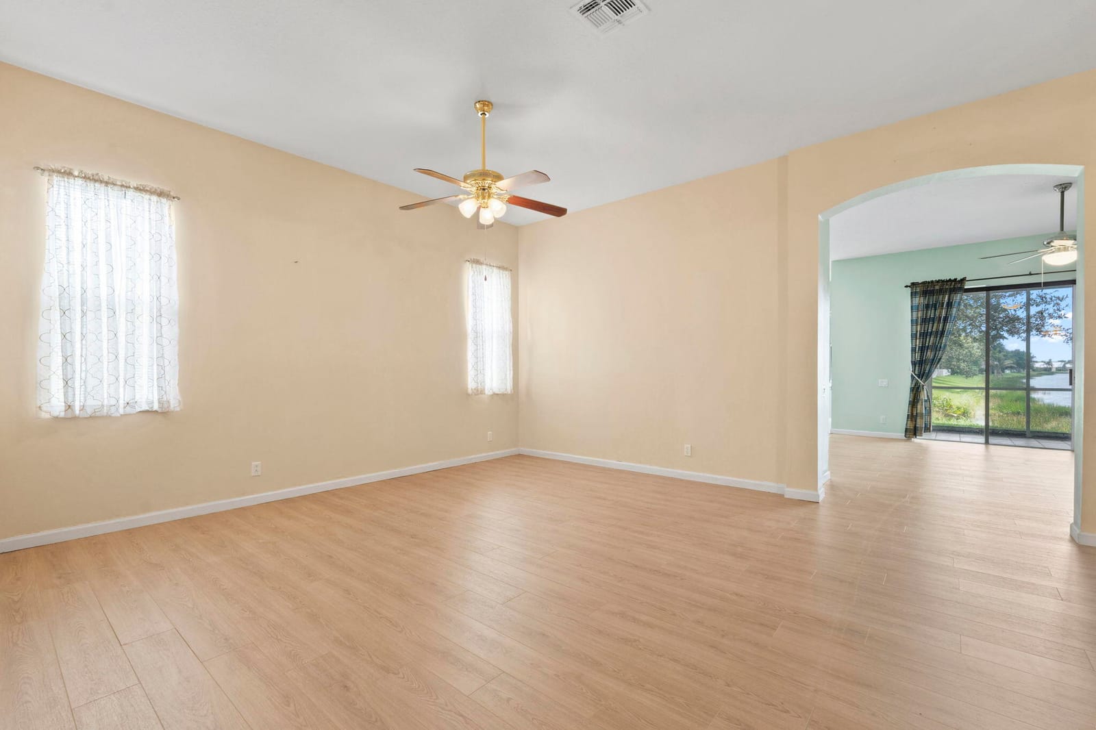 163 NW PLEASANT GROVE Way — photo 3