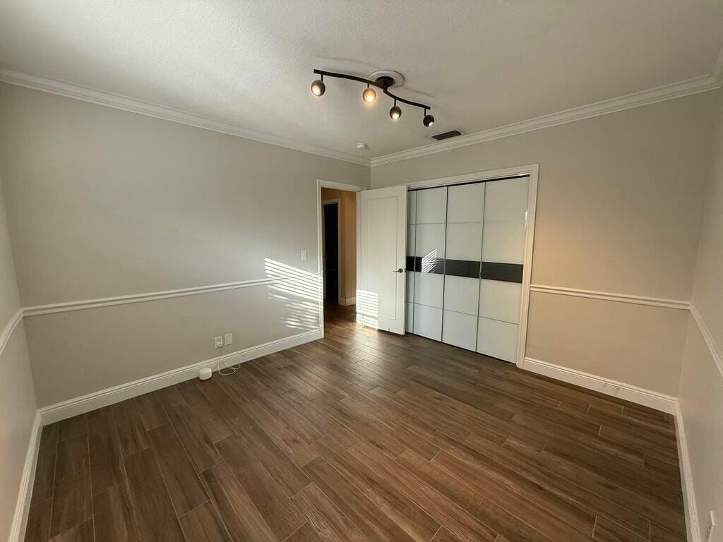5777 WIND DRIFT Lane — photo 3
