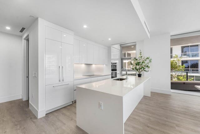 220 LAKE SHORE Drive 702, Lake Park, FL 33403