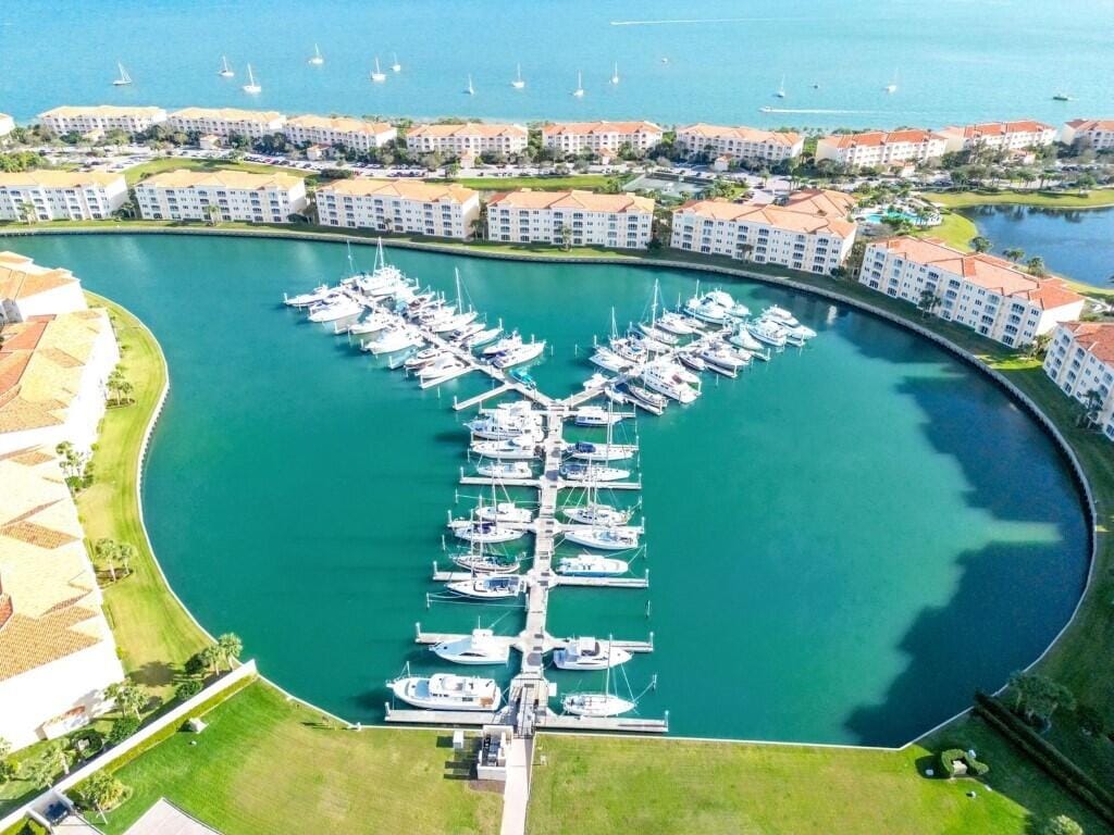 37 HARBOUR ISLE Drive E 101, Fort Pierce, FL 34949 photo 11