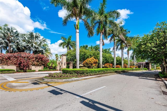 3390 NE 10th Street 201, Homestead, FL 33033