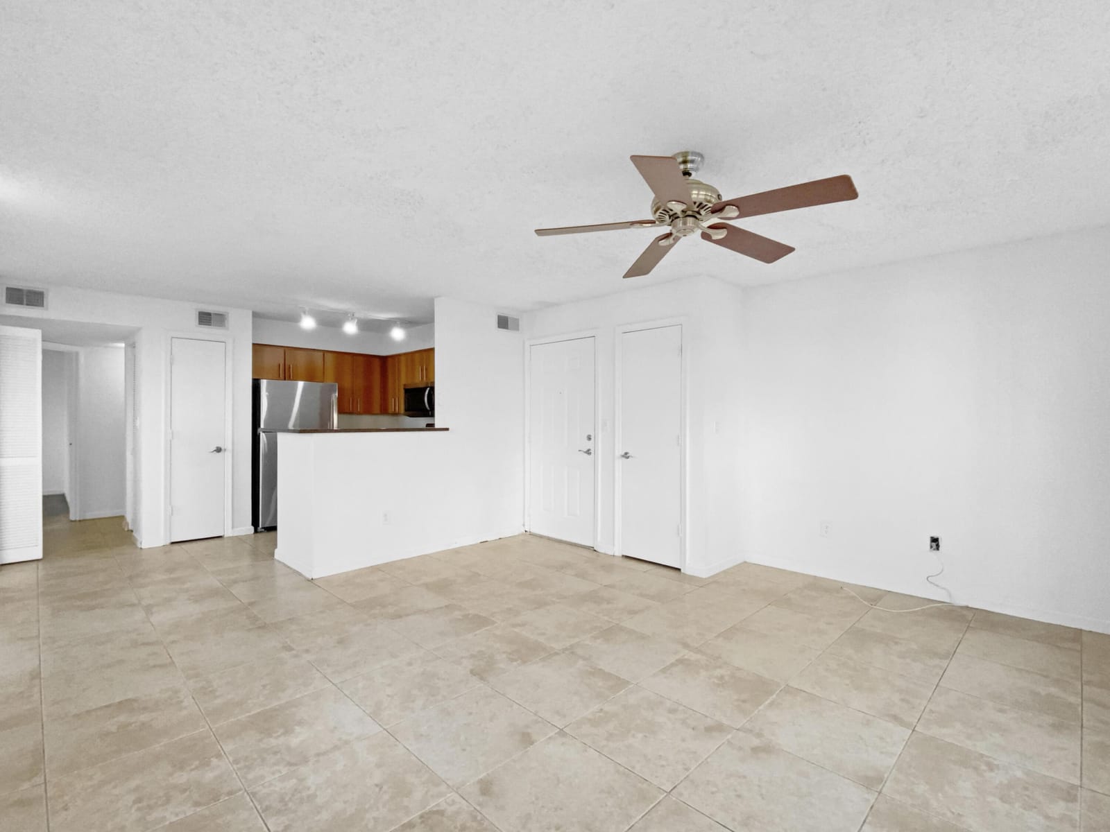 1335 CRYSTAL Way A — photo 5
