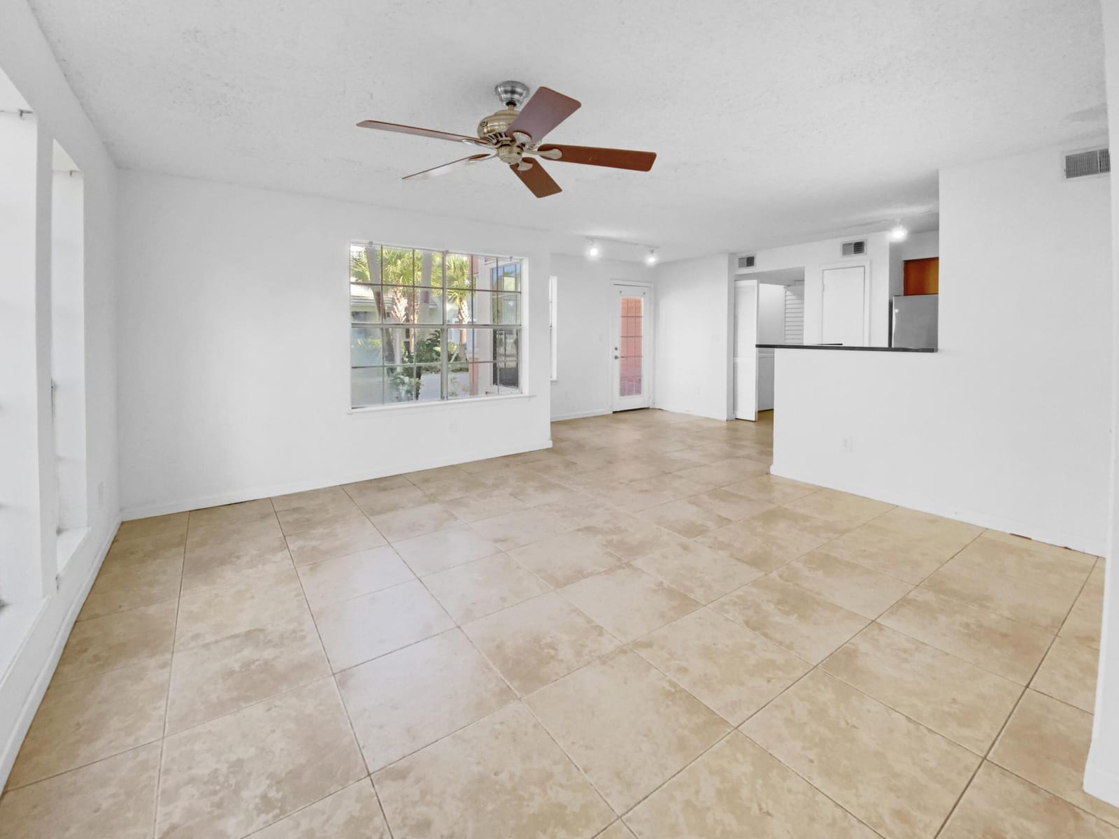 1335 CRYSTAL Way A — photo 6