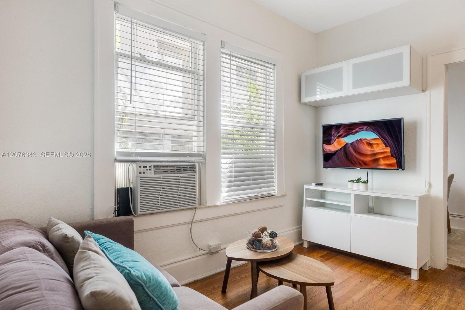 124 Mendoza Avenue 4 — photo 2