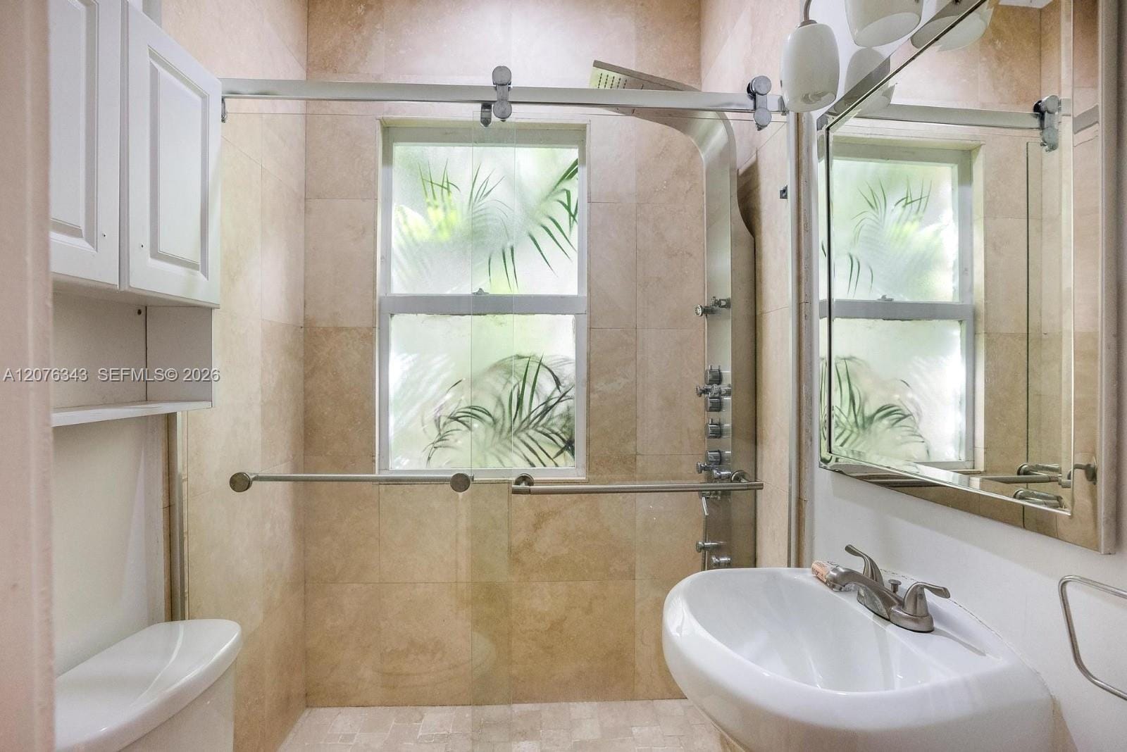 124 Mendoza Avenue 4 — photo 4