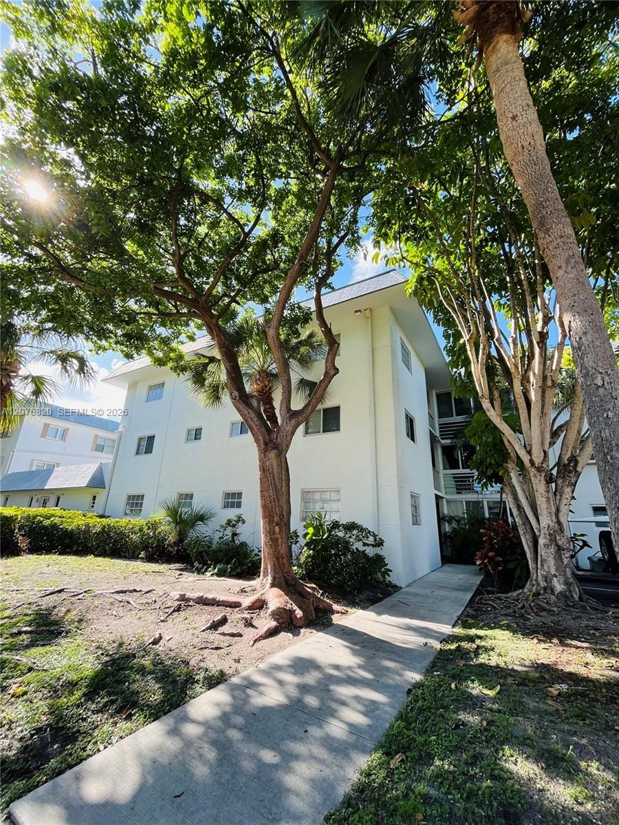 251 Galen Drive 101E, Key Biscayne, FL 33149