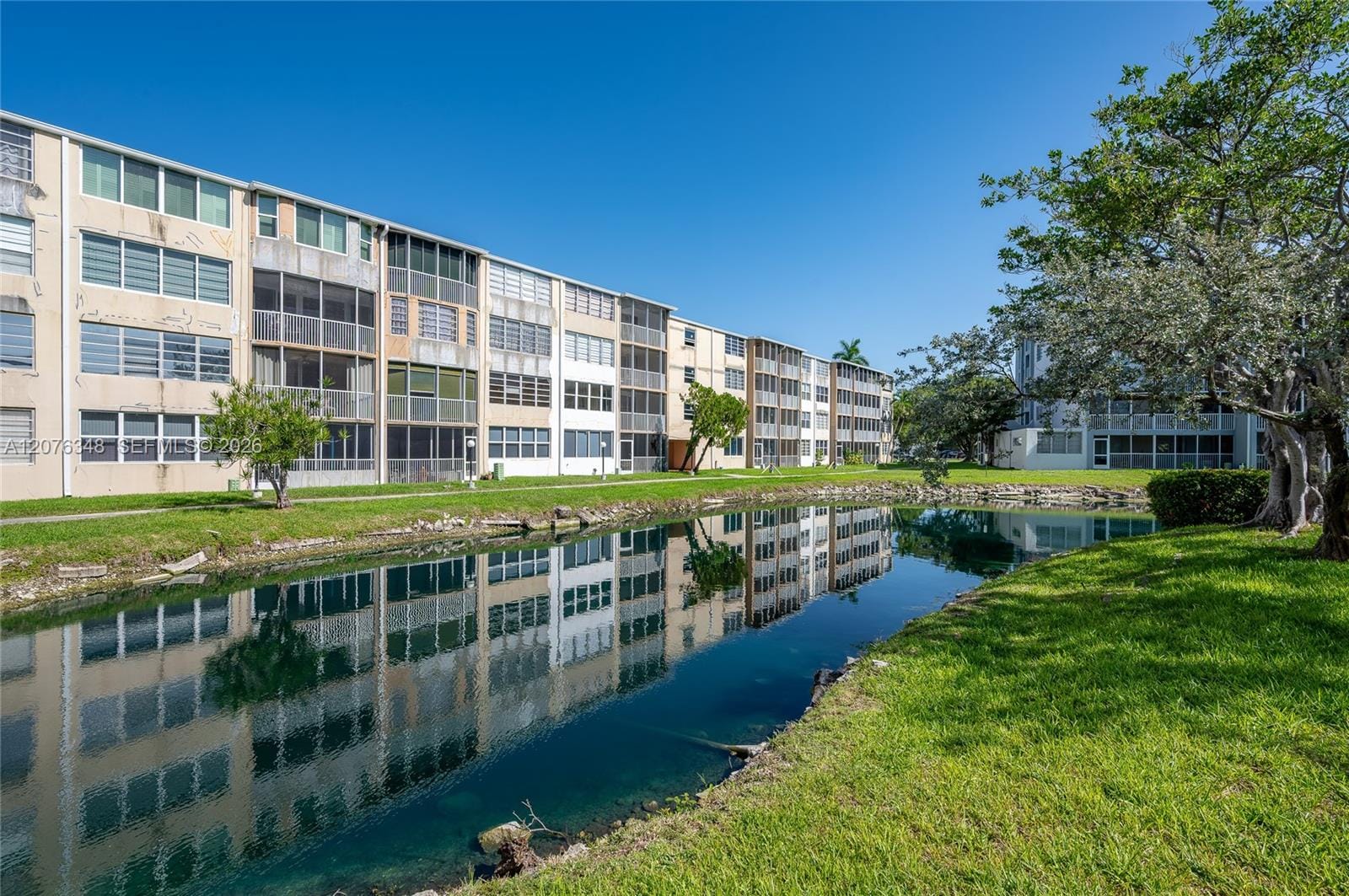 1690 NE 191st Street 115-1, Miami, FL 33179 photo 13