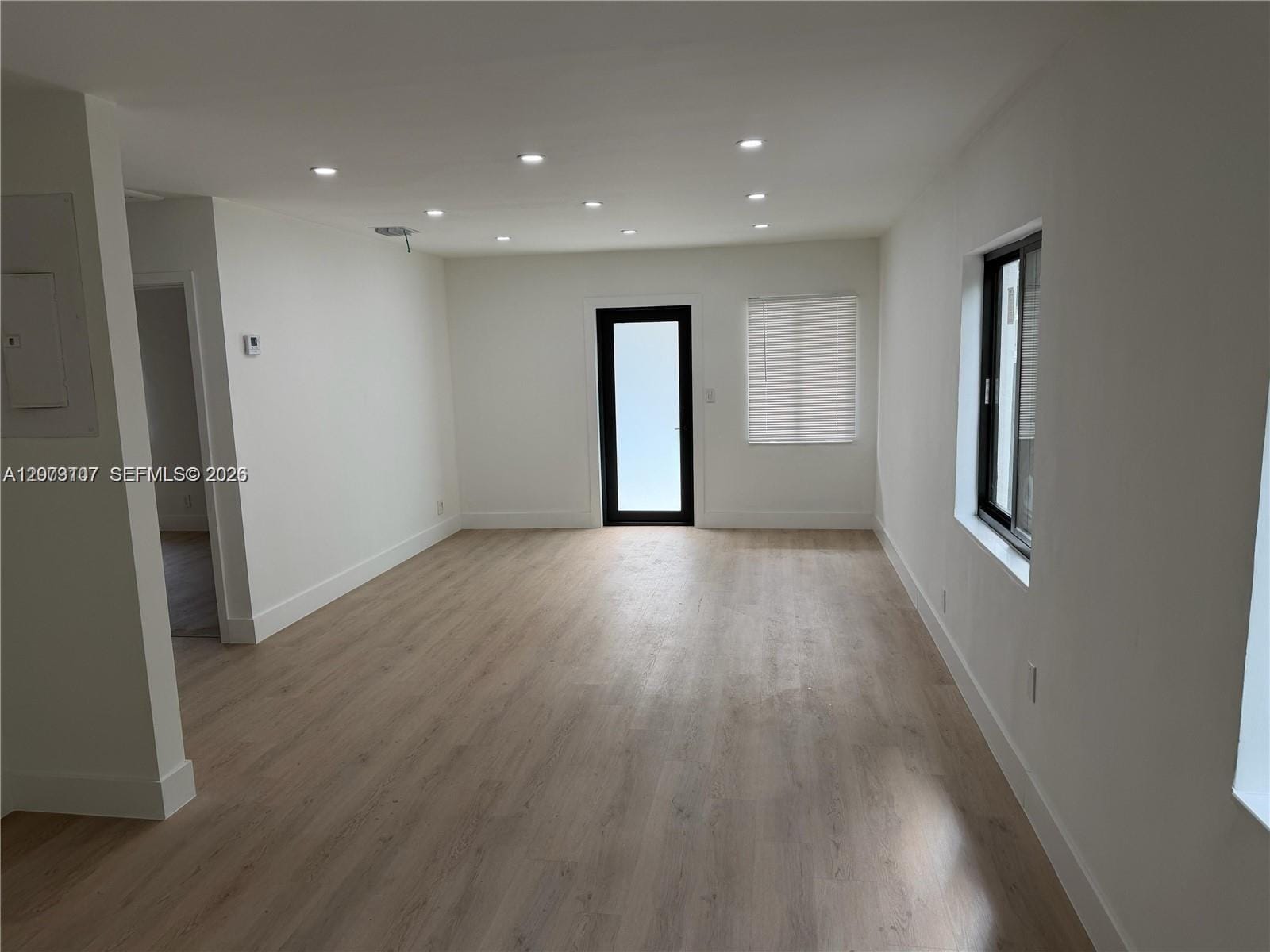 1621 SW 11th Court — photo 2