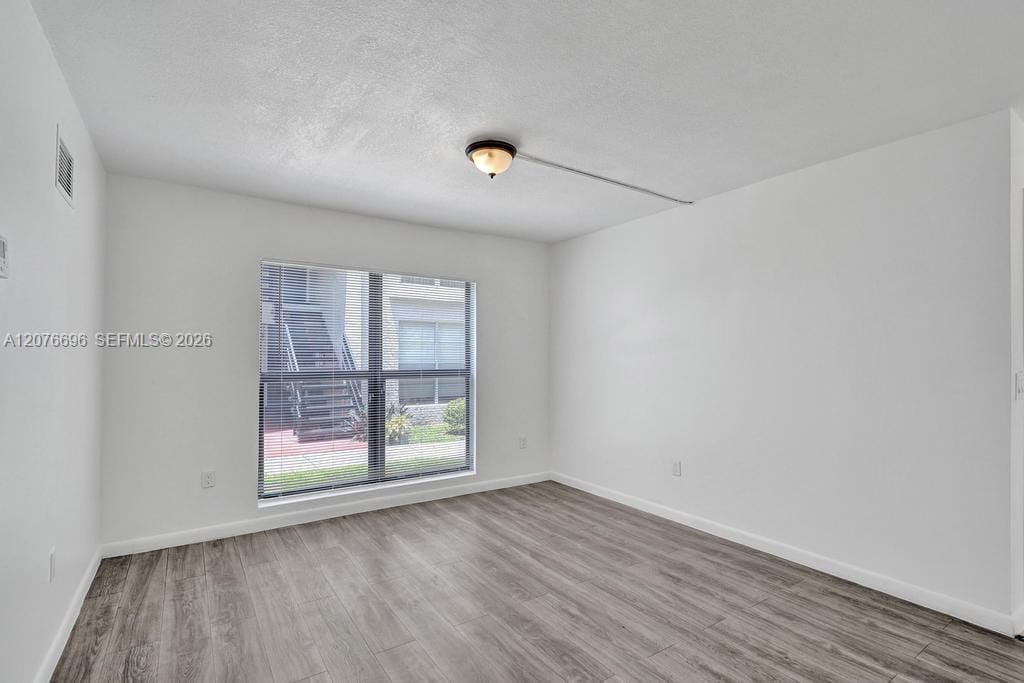 4511 Treehouse Lane B — photo 9