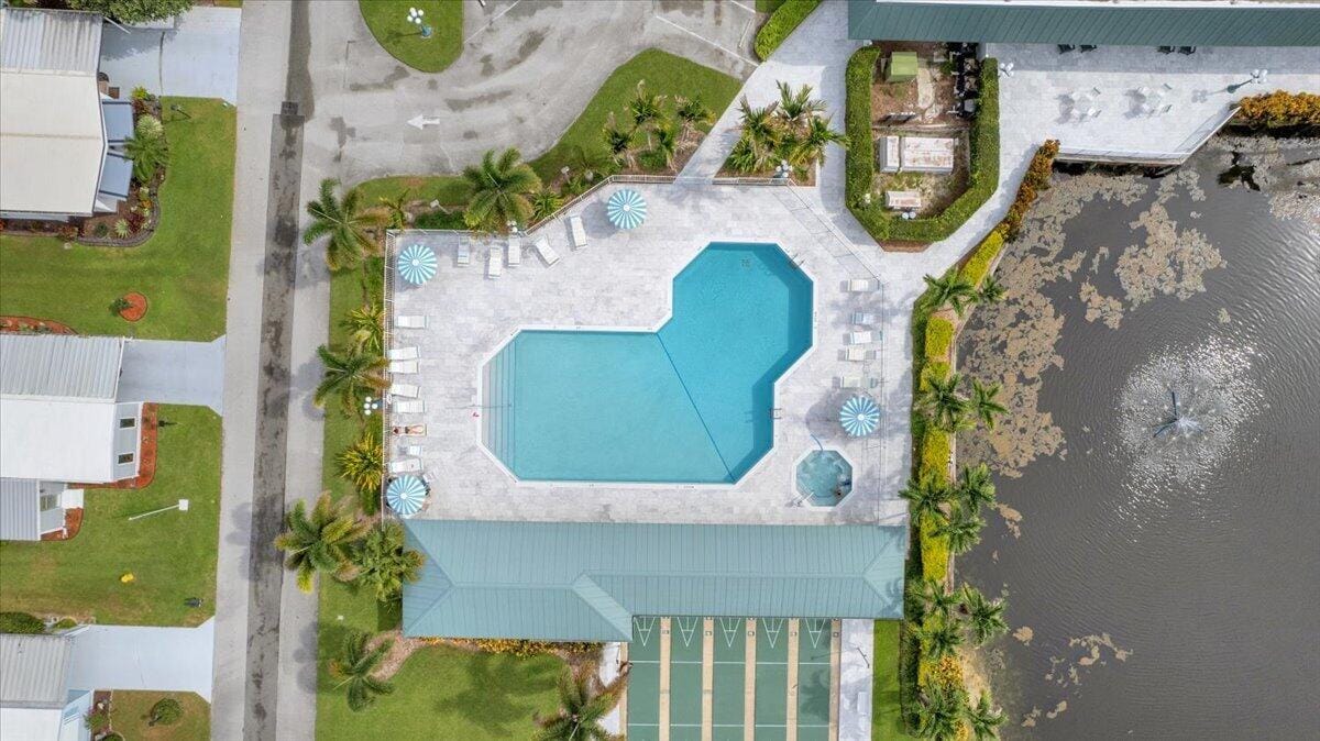 360 NE Jade Circle, Jensen Beach, FL 34957 photo 12