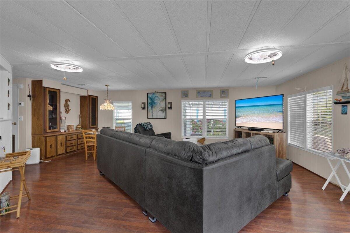 360 NE Jade Circle, Jensen Beach, FL 34957 photo 18