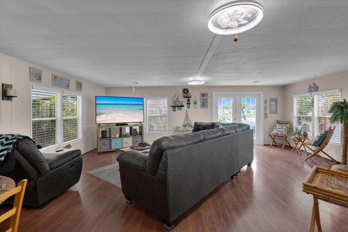 360 NE Jade Circle, Jensen Beach, FL 34957 photo 19