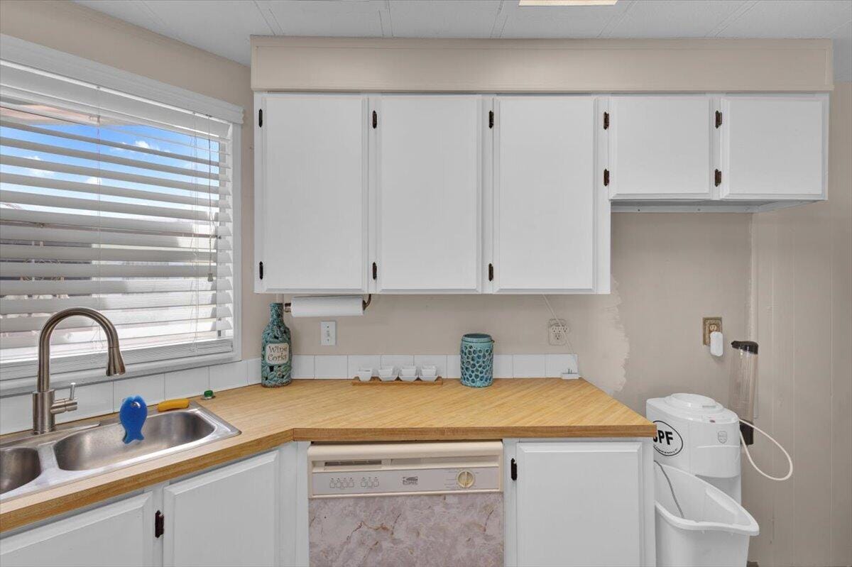 360 NE Jade Circle, Jensen Beach, FL 34957 photo 29