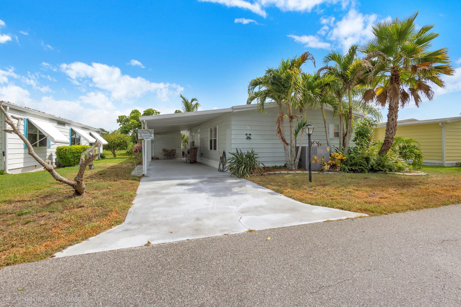 360 NE Jade Circle, Jensen Beach, FL 34957 photo 4