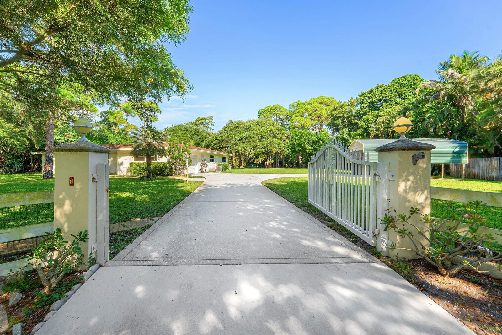 8645 Square Lake Drive — photo 2