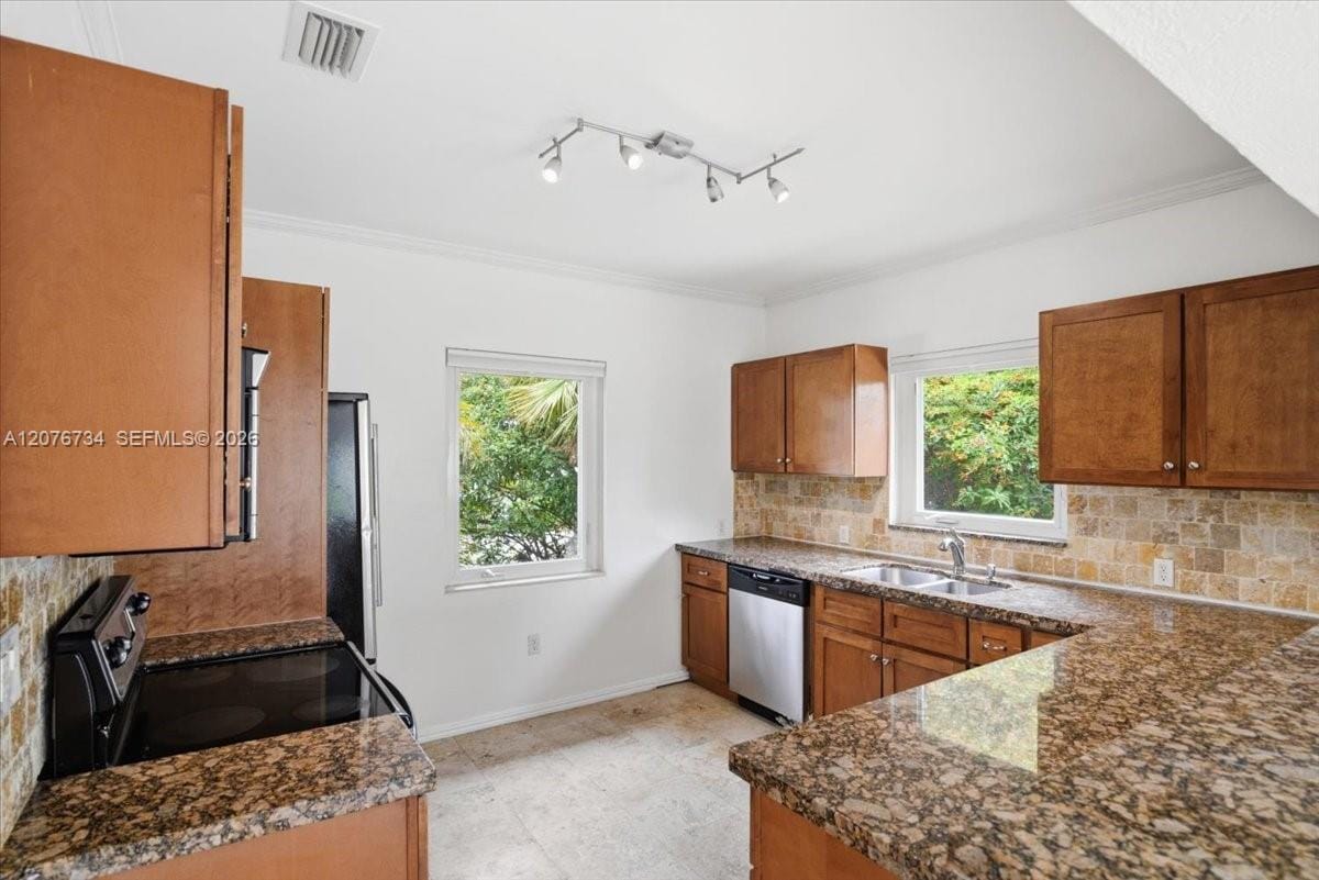 8975 Froude Avenue — photo 6