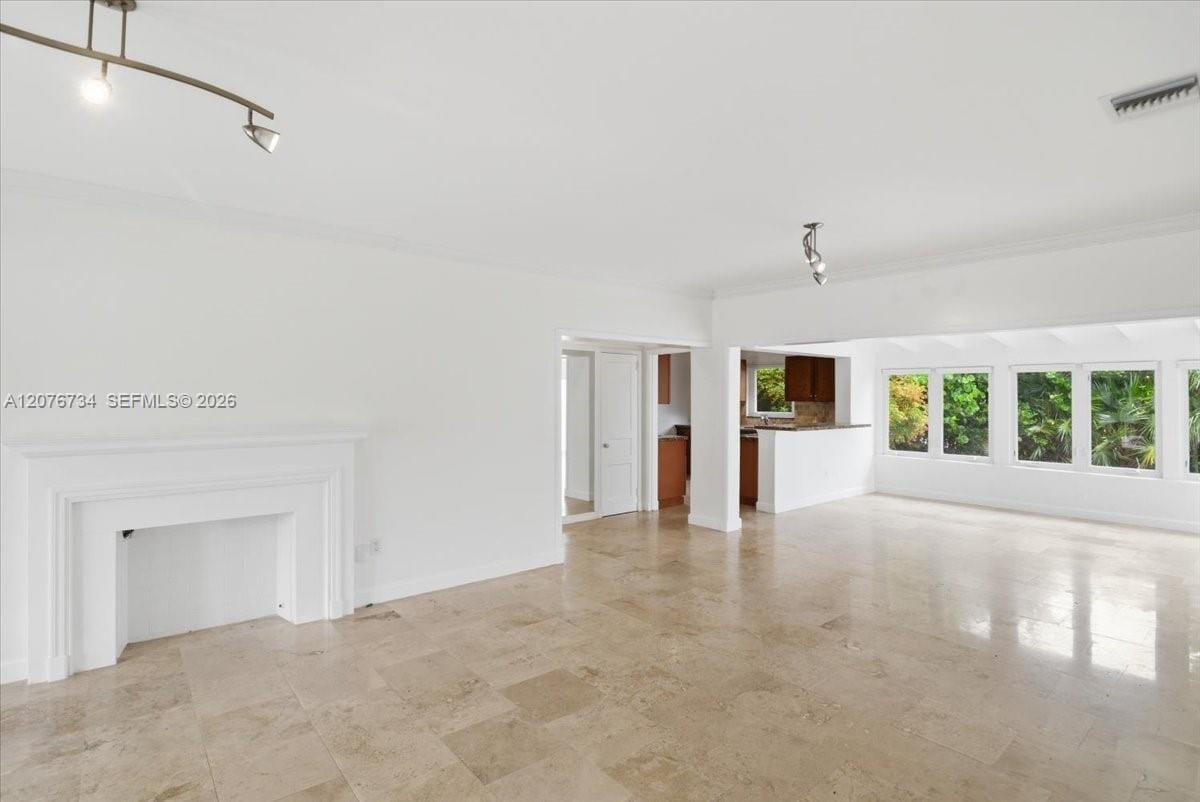 8975 Froude Avenue — photo 10
