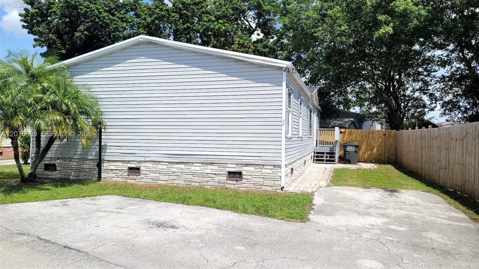 220 NE 12th Avenue 72 — photo 2