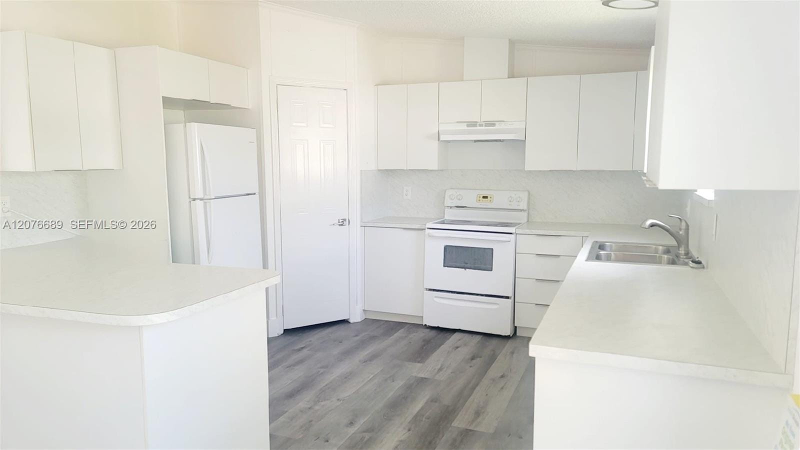 220 NE 12th Avenue 72 — photo 3